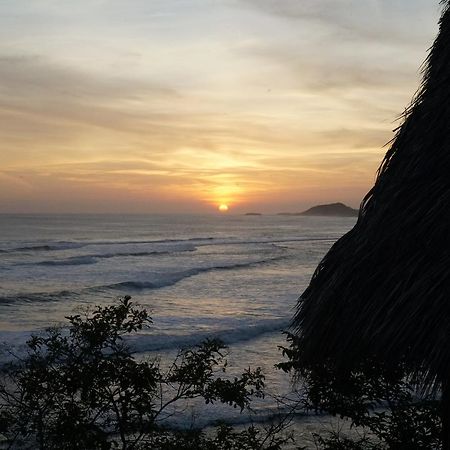 Magnific Rock - Surf Resort & Yoga Retreat Nicaragua โปโปโย ภายนอก รูปภาพ