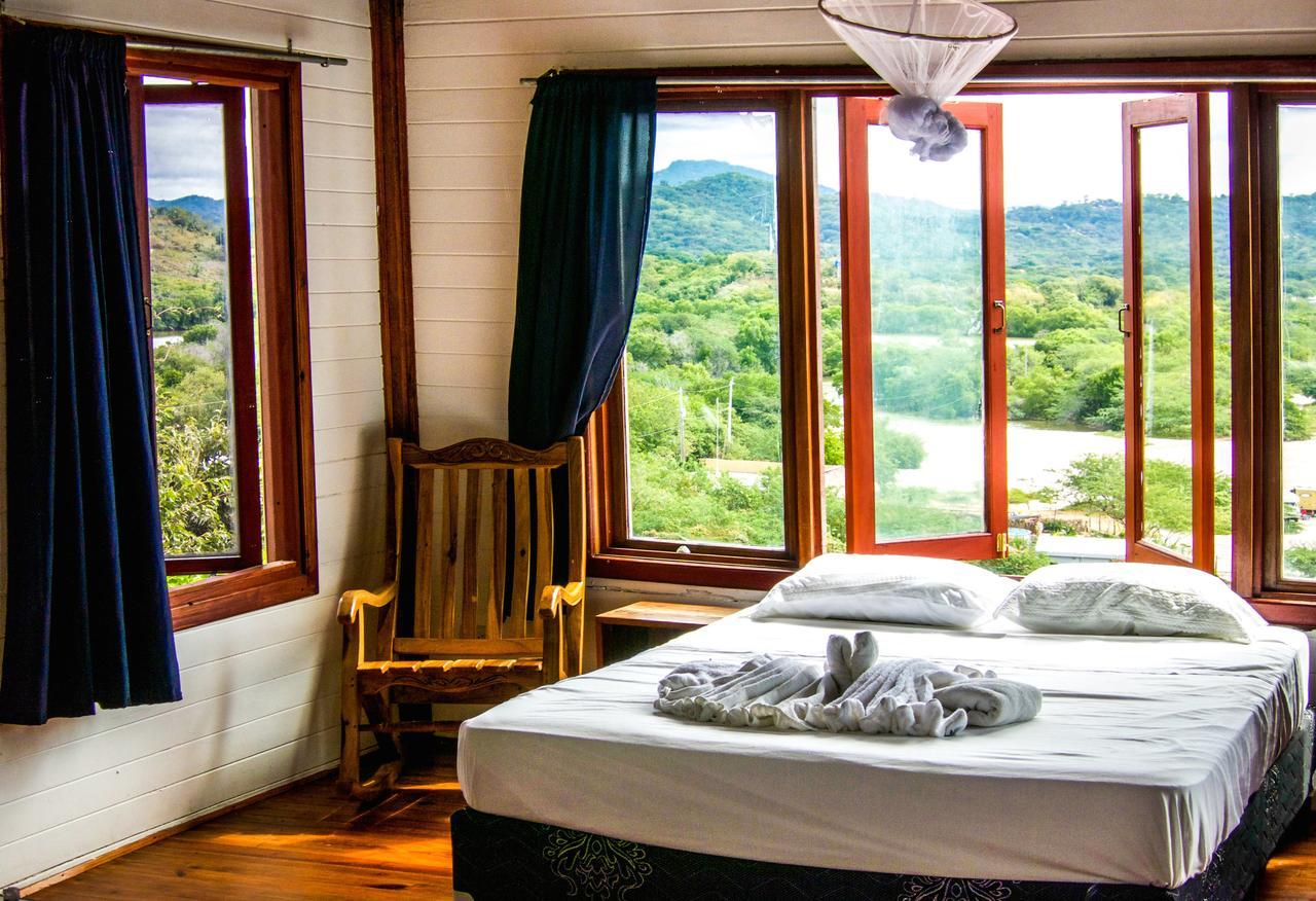 Magnific Rock - Surf Resort & Yoga Retreat Nicaragua โปโปโย ภายนอก รูปภาพ