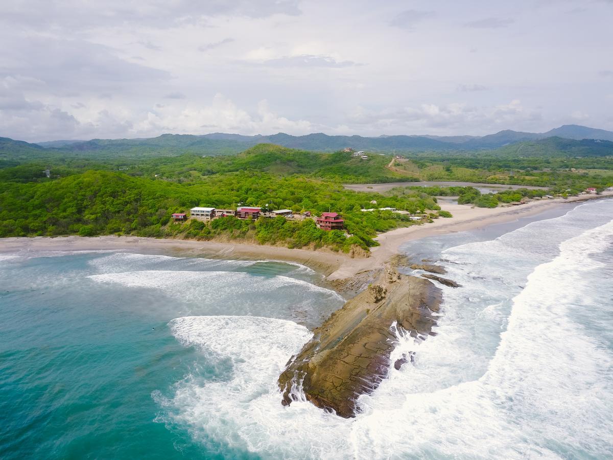 Magnific Rock - Surf Resort & Yoga Retreat Nicaragua โปโปโย ภายนอก รูปภาพ